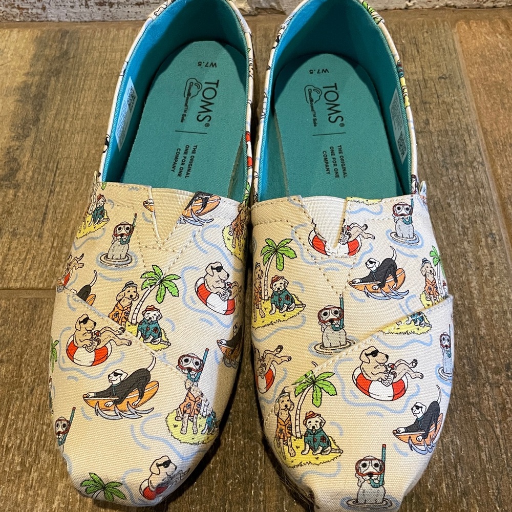 Dog print Toms size 7.5